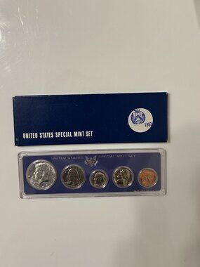 1967 U.S. Special Mint Coin Set with Half Dollar 40% Silver-Uncirculated